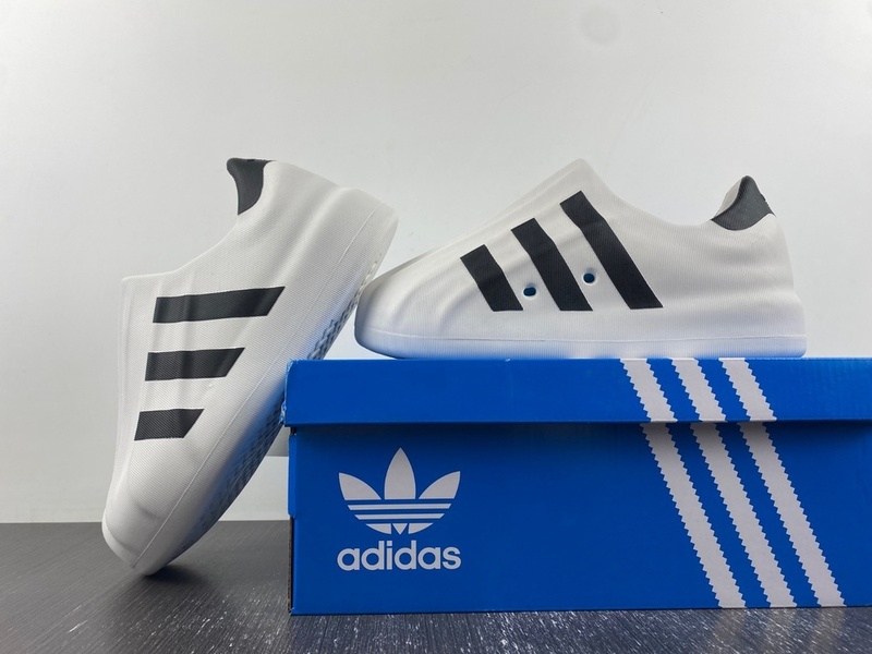 Alternative view of adiFOM Superstar White Black  HQ8750