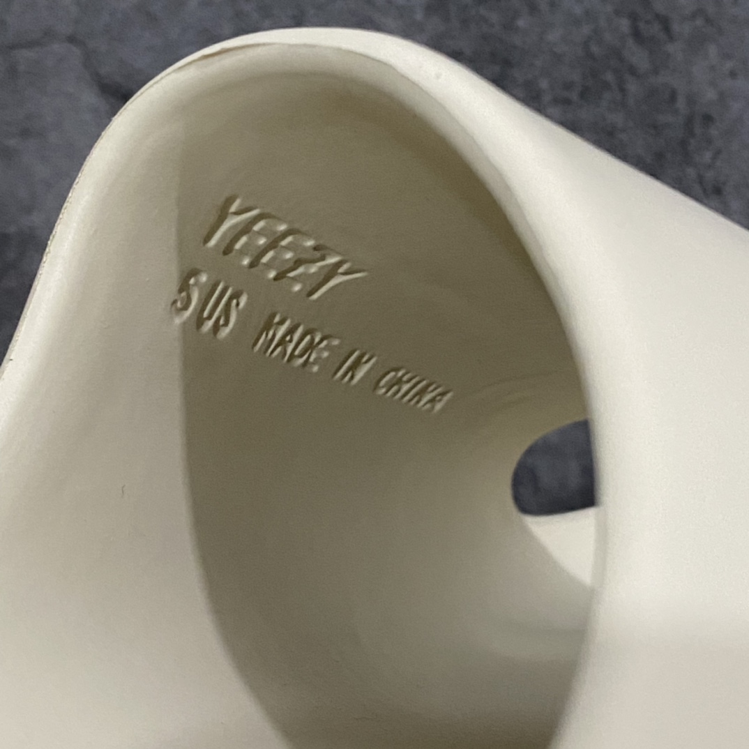 Yeezy Slide Bone FW6345 - Image 5