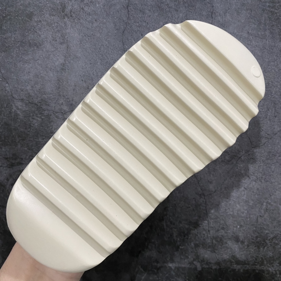Yeezy Slide Bone FW6345 - Image 6