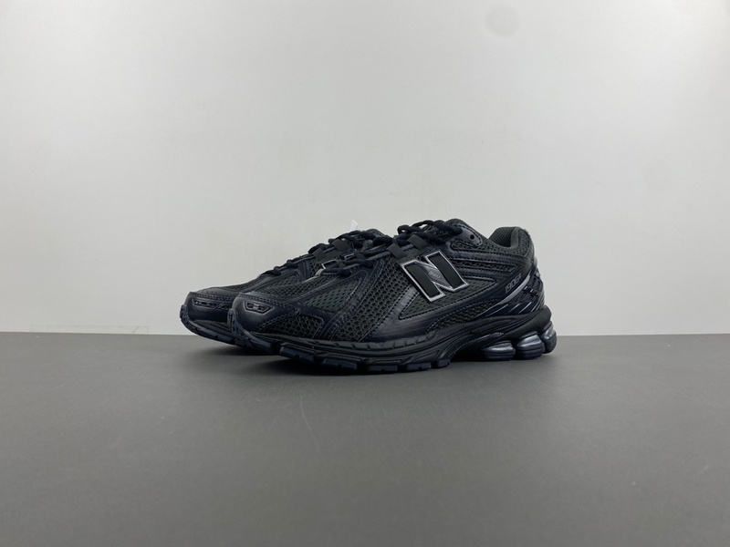 New Balance 1906R Black Metallic Silver  M1906RJB