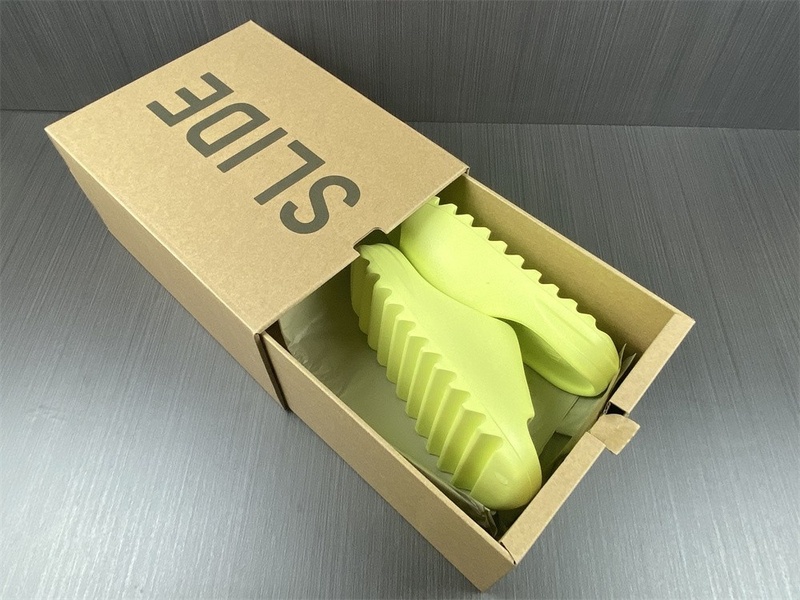 Alternative view of Yeezy Slide