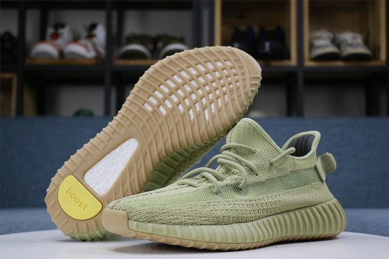 Alternative view of Yeezy Boost 350 V2 Sulfur