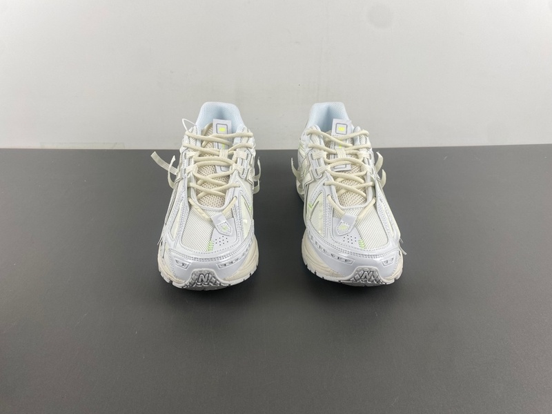 Alternative view of New Balance U1906AE
